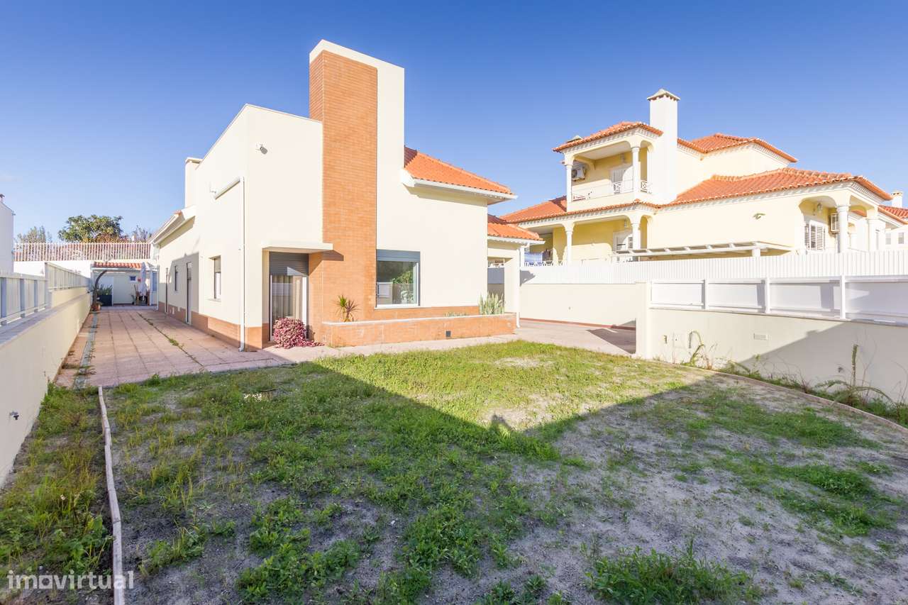 Moradia Isolada T3+ 2 a 5 minutos da Baia do Seixal-35