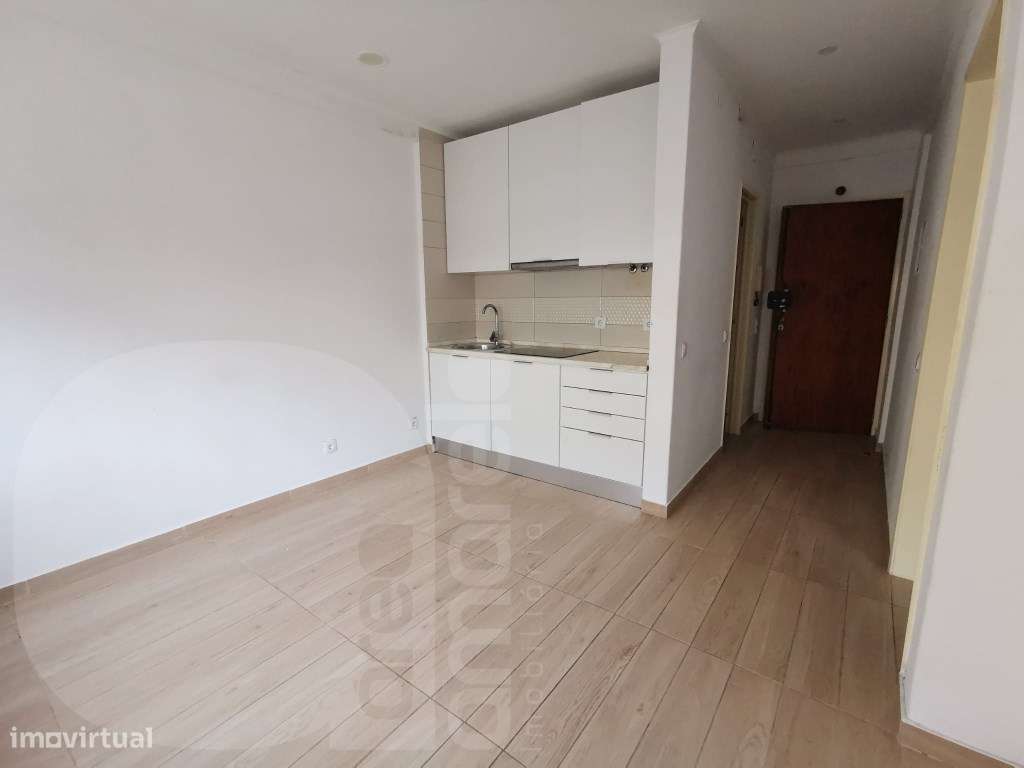 Apartamento T1 totalmente remodelado no Miratejo, Corroios-8