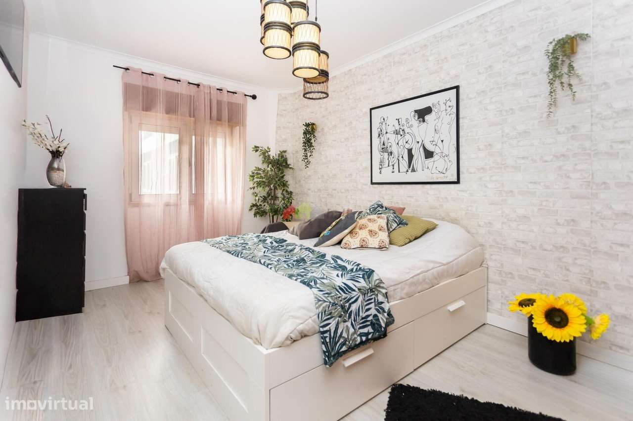 Apartamento T3, central com vista rio-13