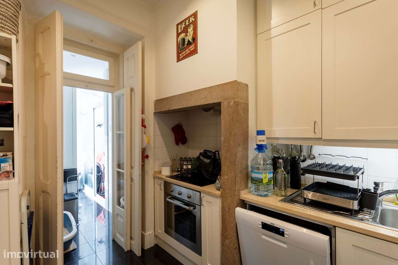 Apartamento T3 junto ao mercado de Campo de Ourique, Lisboa - Grande imagem: 3/23