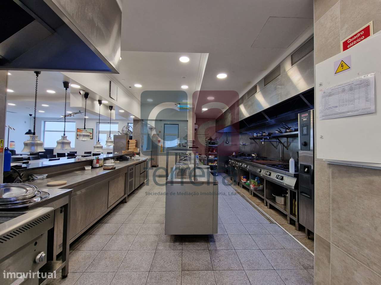 Restaurante composto por três pisos no Coração de Almeirim-9