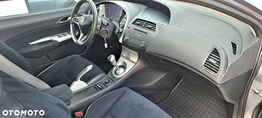 Honda Civic 1.4 Comfort - 10