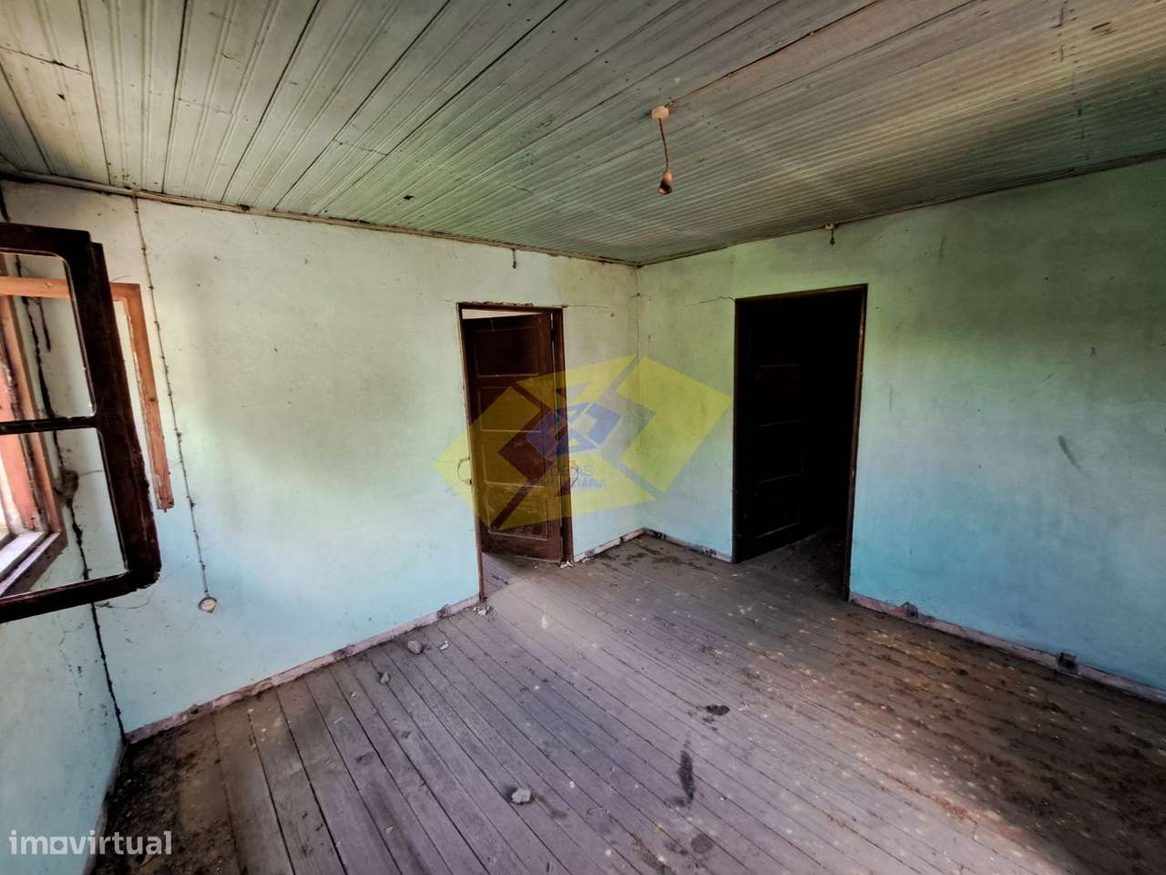 Moradia, alpendre PARA RESTAURO e terreno em Refontoura - Felgueiras-10