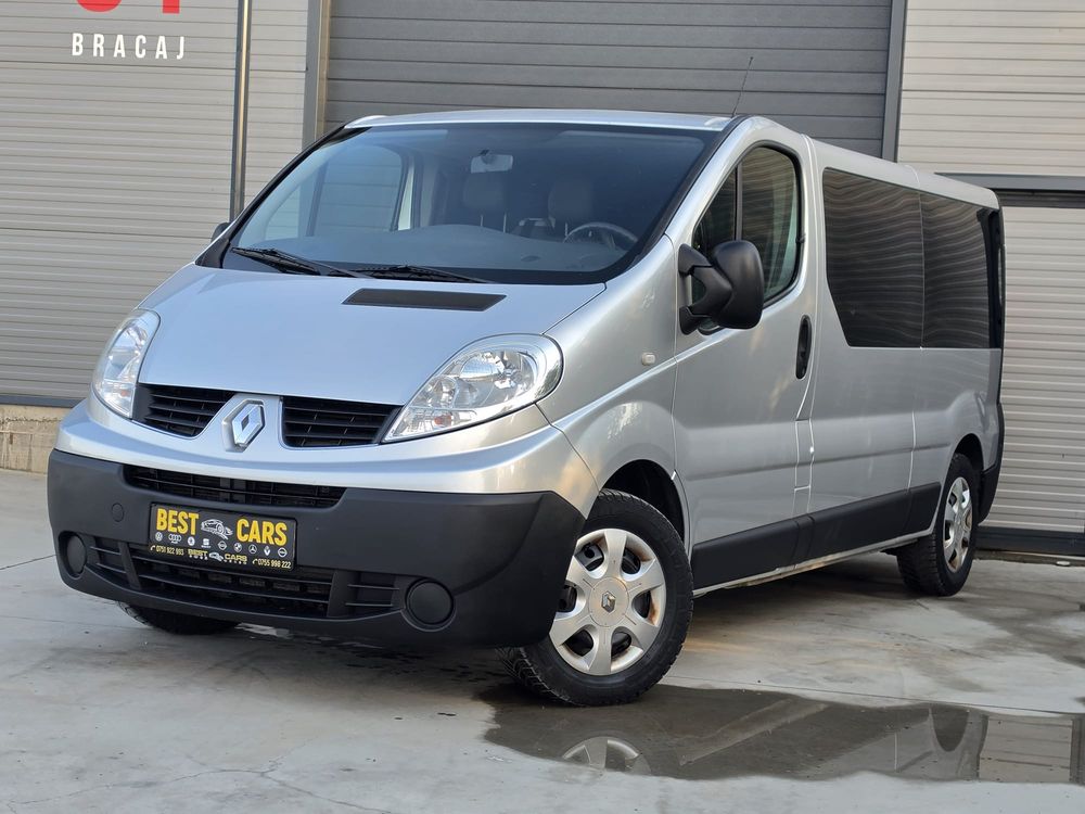 Renault Trafic Grand Passenger L2H1 Expression 2014