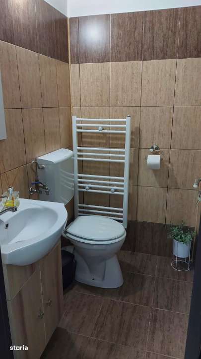 Apartament 3 camere, 2 bai, parter, Strada Crangului . - Imagine principală: 5/15
