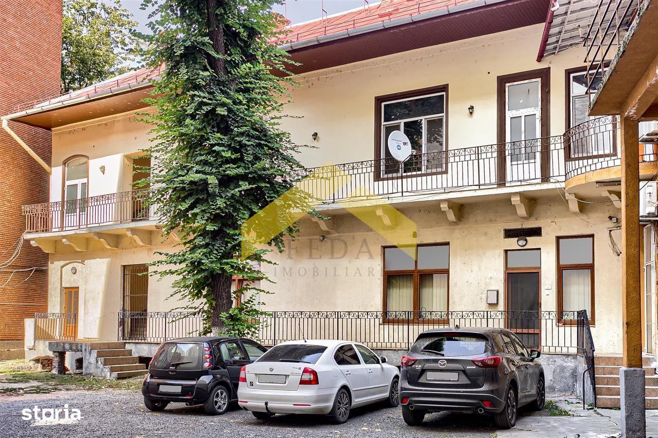 Cladire cu 2 apartamente de vanzare centrul Aradului