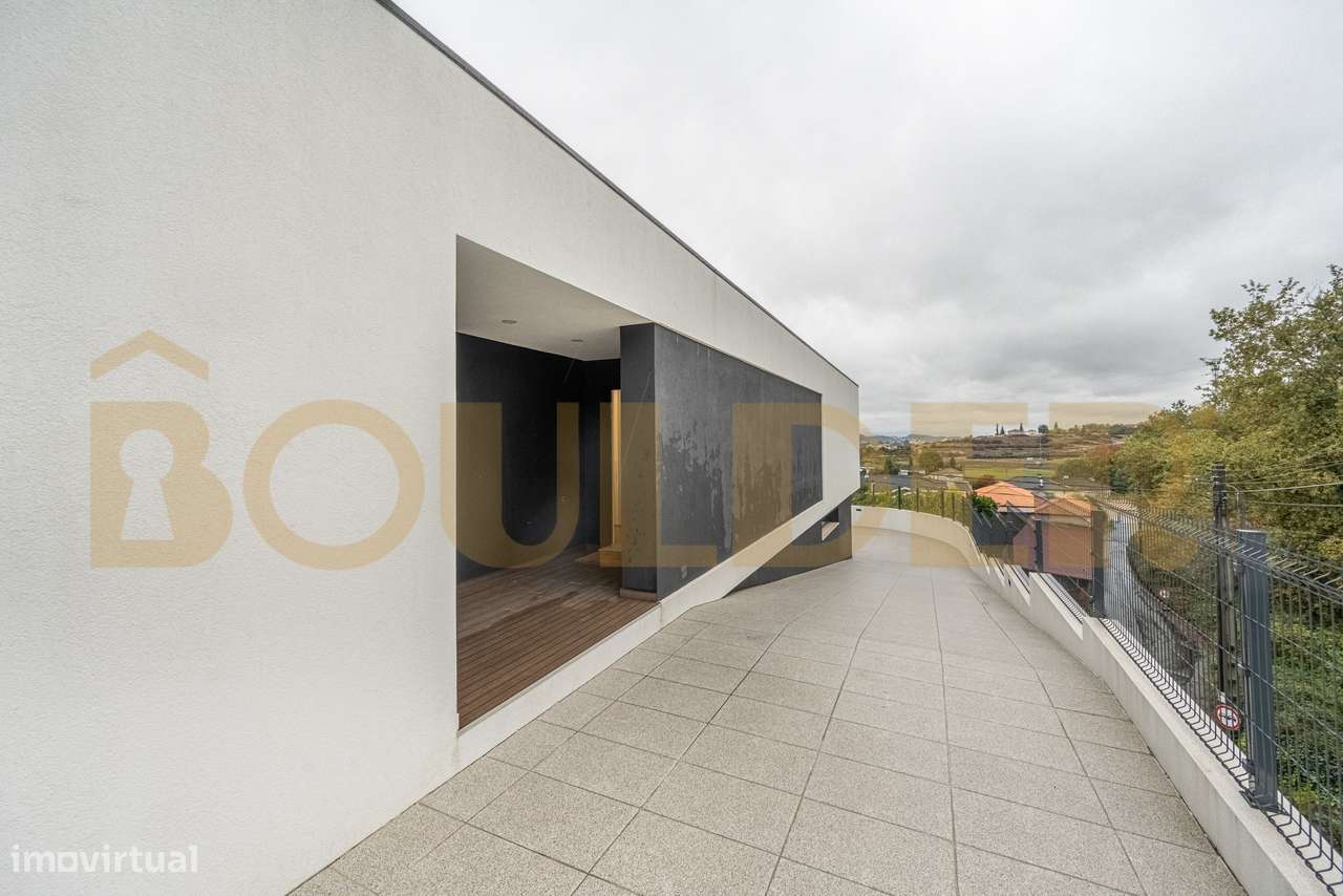 Moradia T4 de Arquitetura Moderna-22