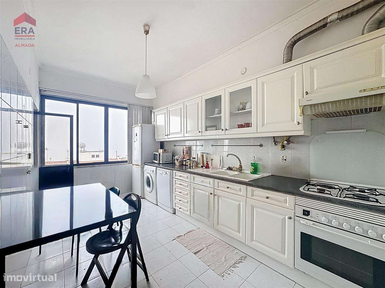 Apartamento T3 com 2 casas de banho e vista-0