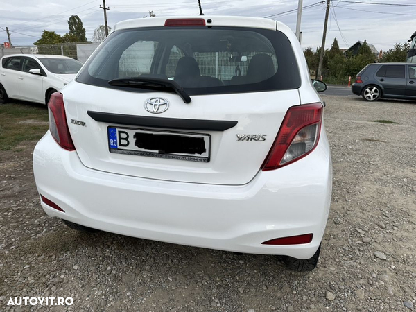 Toyota Yaris 1.4 D-4D Comfort - 11