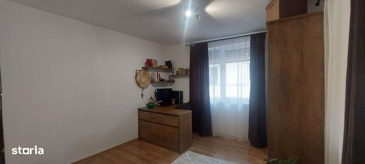 De vanzare casa situata ultracentral -127000 euro-7