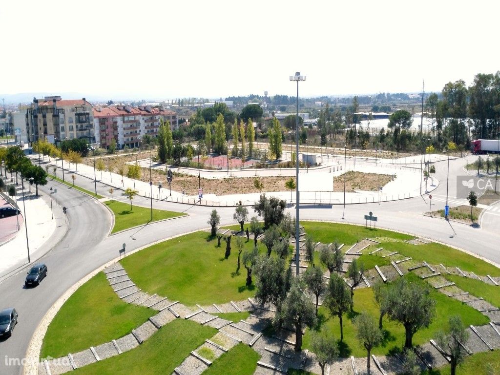 Terreno para construção com 270m² em zona de expansão da ...