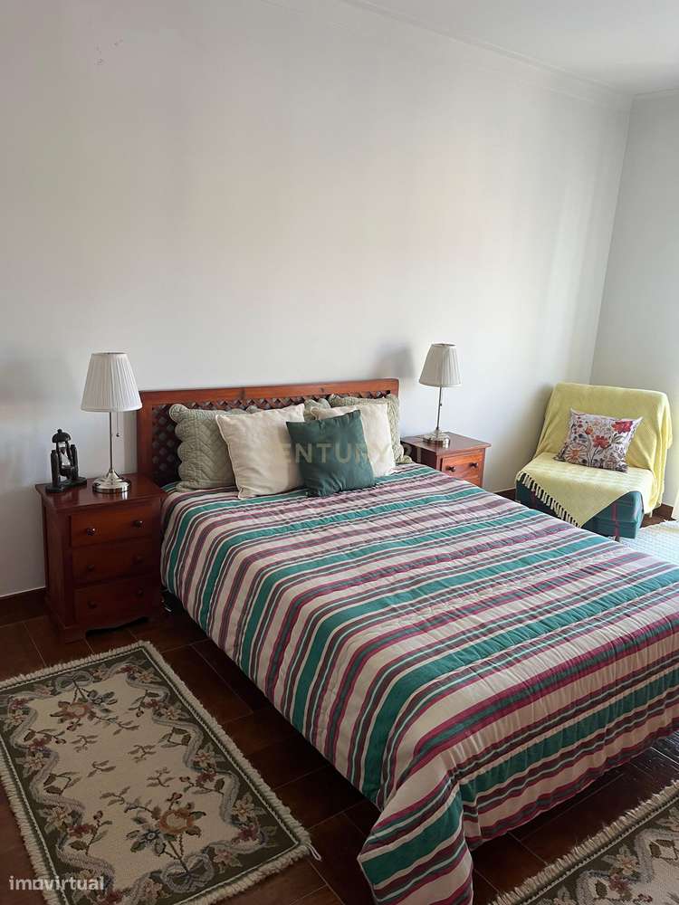 Moradia T4 em condomínio fechado com piscina, vista mar e walking dist-31