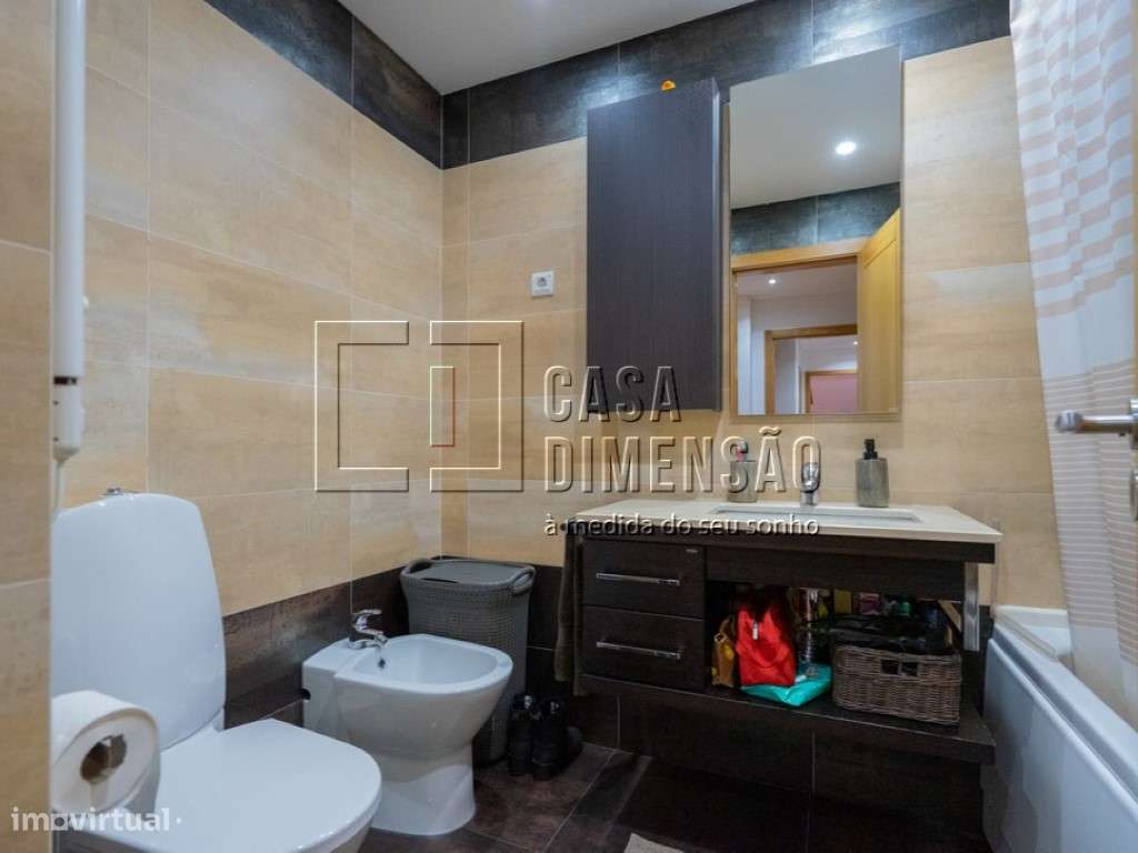 Apartamento de tipologia T2 na Serra de Carnaxide, como NOVO!!-41