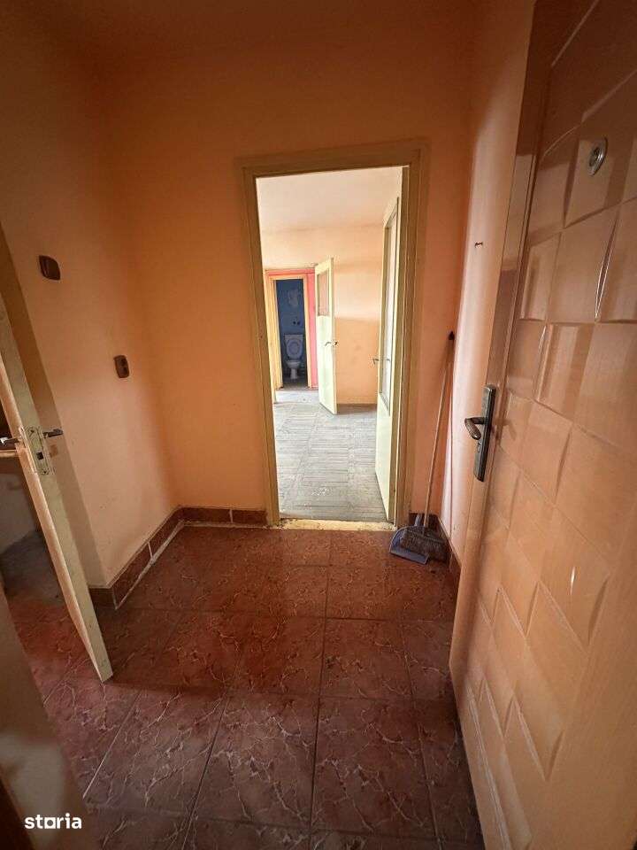 APARTAMENT 3 CAMERE - ROSIORII DE VEDE - - Imagine principală: 2/11