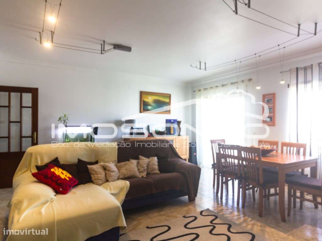 Apartamento T3 duplex, com excelente localização - Grande imagem: 4/25