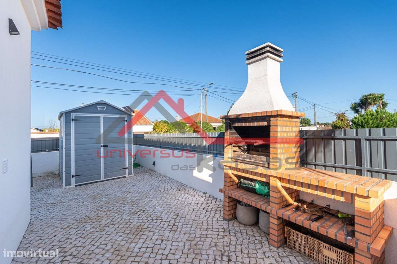 Moradia Térrea Isolada V4 com Piscina Moita-9