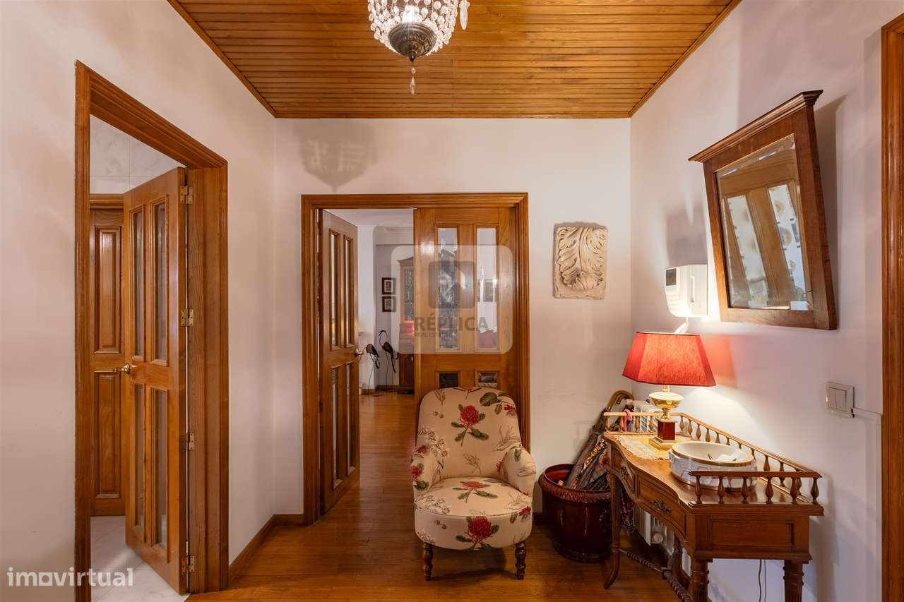Apartamento T4 Com áreas generosas em Vilar do Paraíso-12