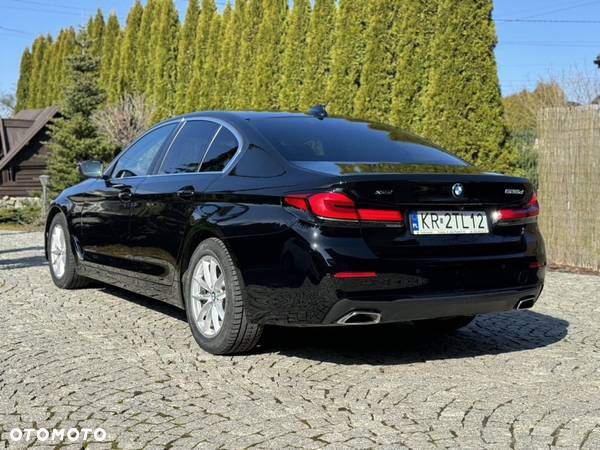 BMW Seria 5 520d xDrive - 9