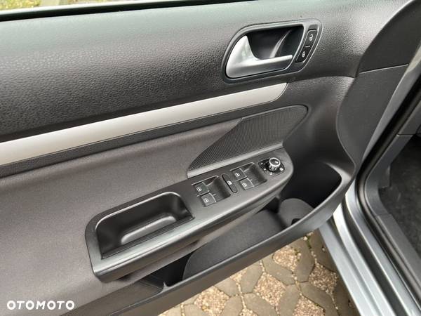 Volkswagen Golf 1.6 TDI DPF BlueMotion Technology Comfortline - 9