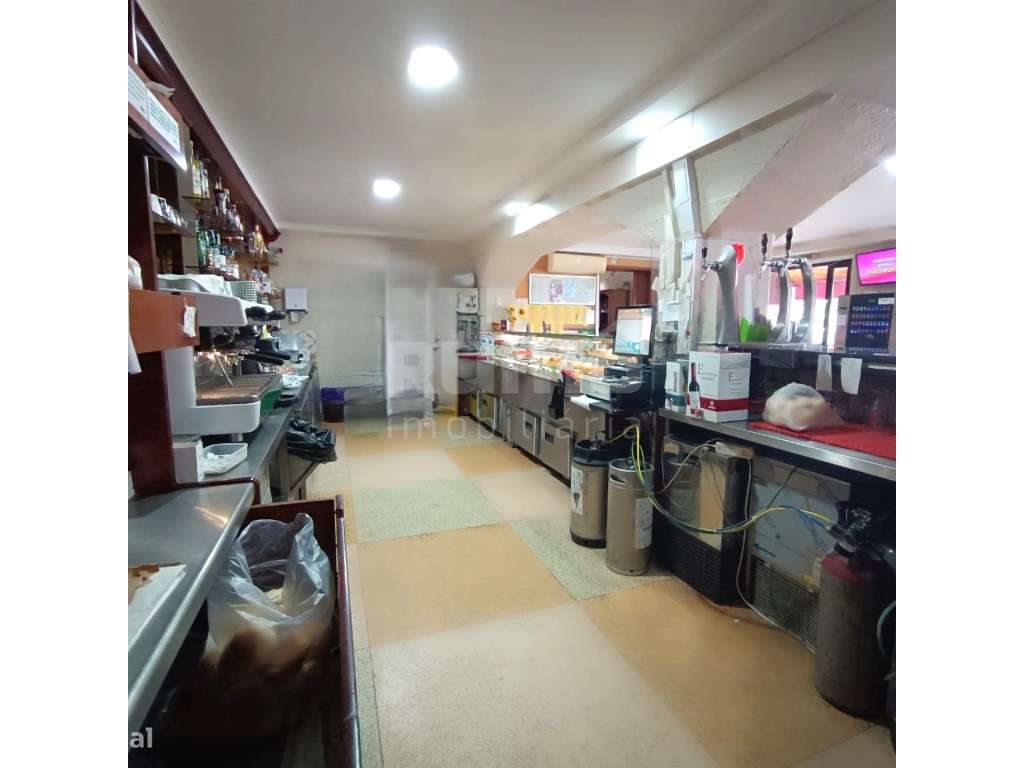 Prédio de Propriedade Total com Espaço Comercial e Moradia V4 - Grande imagem: 3/32