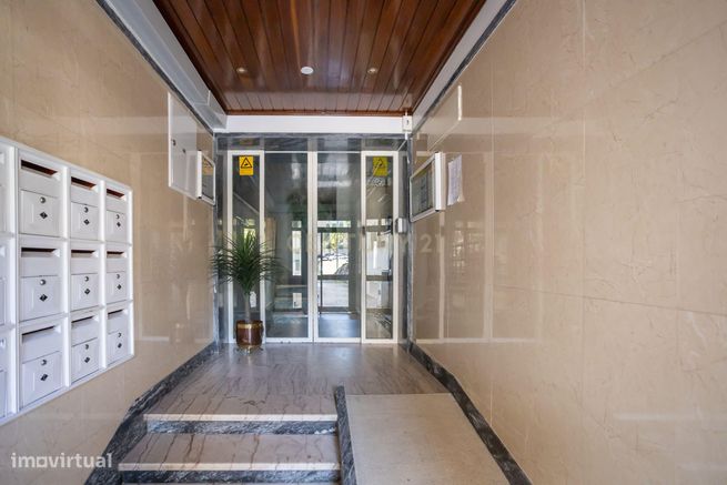 Apartamento T1+1 em Amadora com Elevador-18