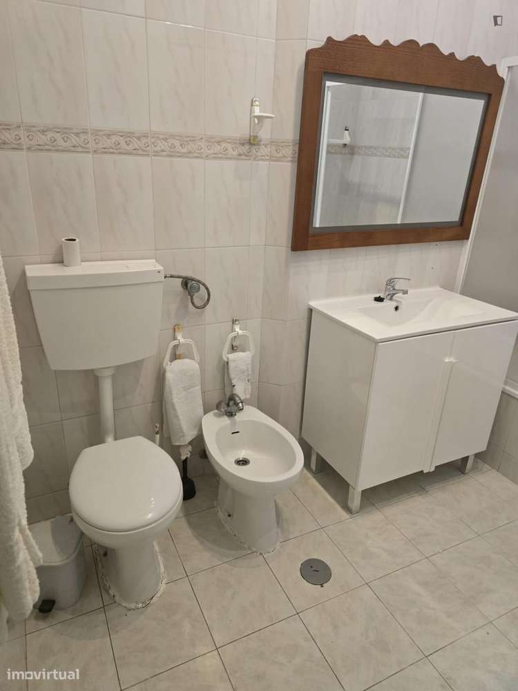 Quarto - localizado em Conchada Coimbra - Grande imagem: 2/9