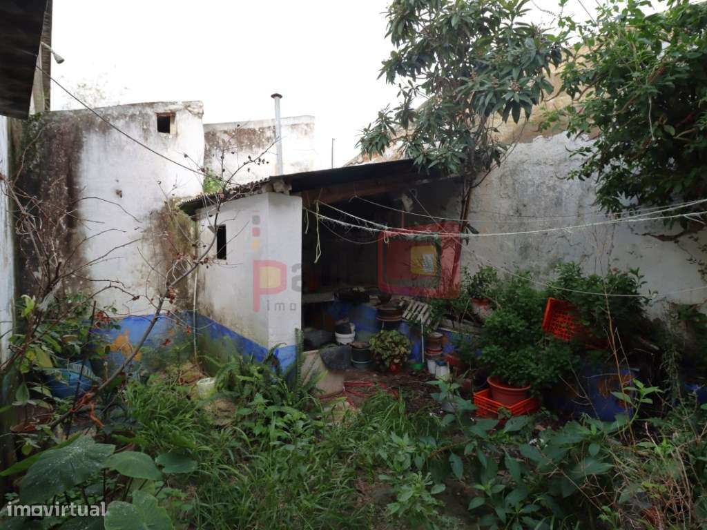 CASA ANTIGA PARA RECUPERAR - MONTIJO CENTRO - Grande imagem: 2/14