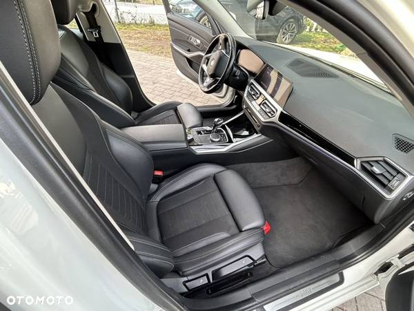 BMW Seria 3 318d - 11