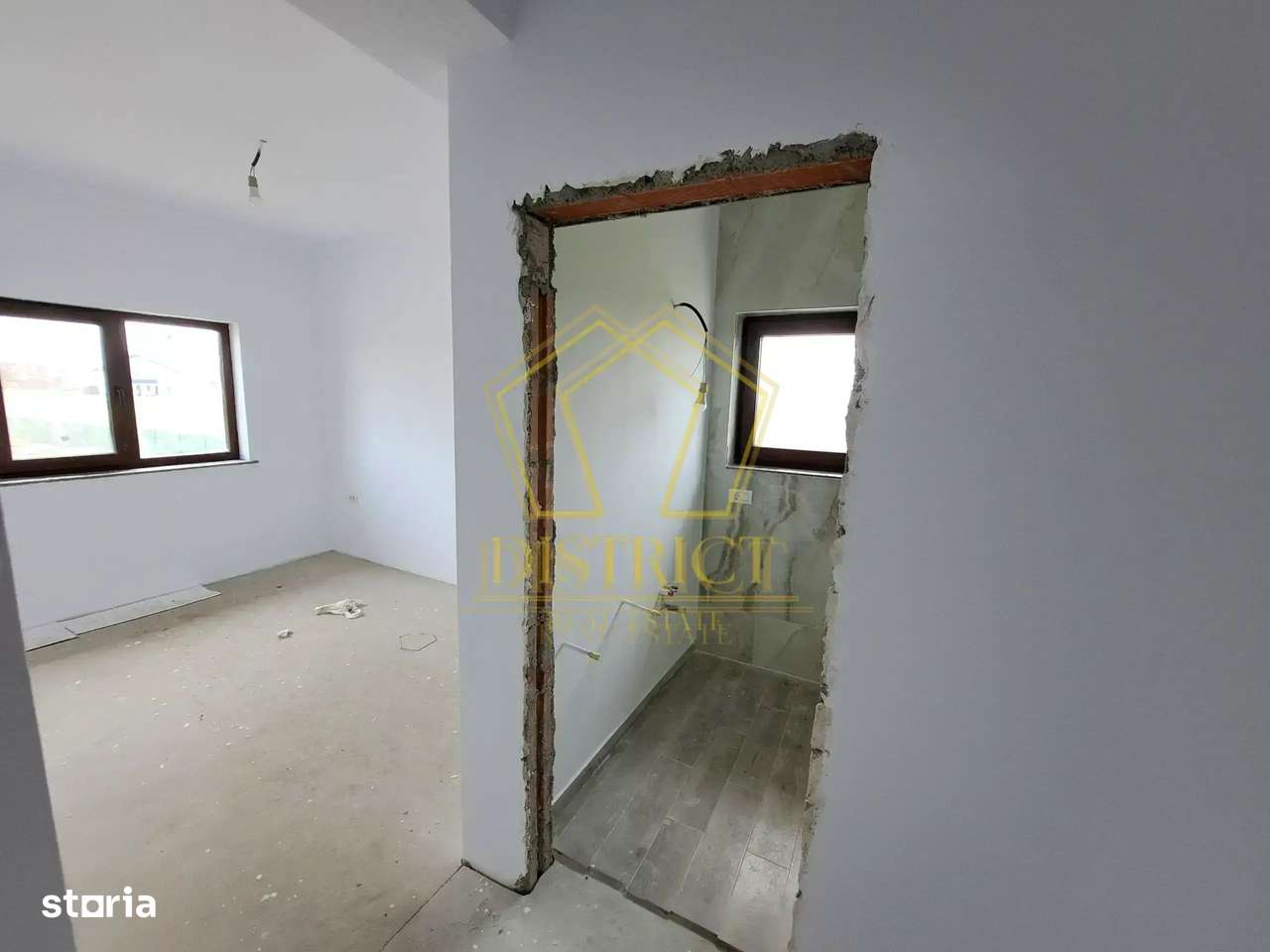 Duplex cu 5 camere, bucatarie inchisa, la cheie | Giarmata Mare - Imagine principală: 5/15