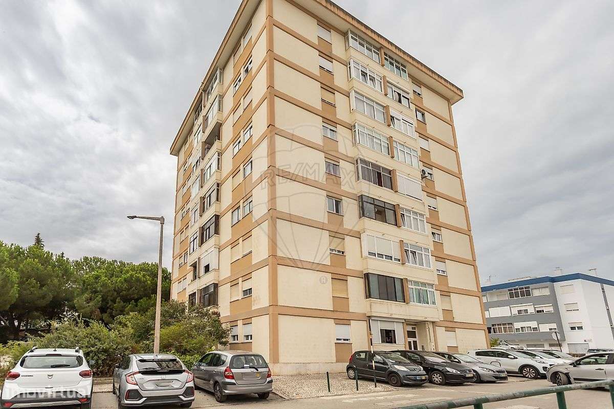 Apartamento T3 à venda em Almada-8