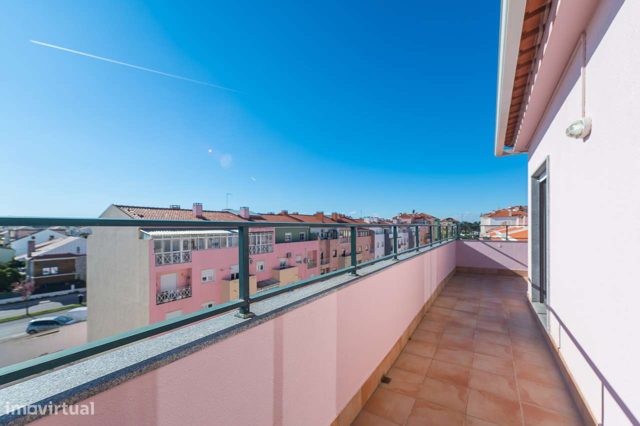 Apartamento T2 na Quinta do Conde com areas de 136m2-32