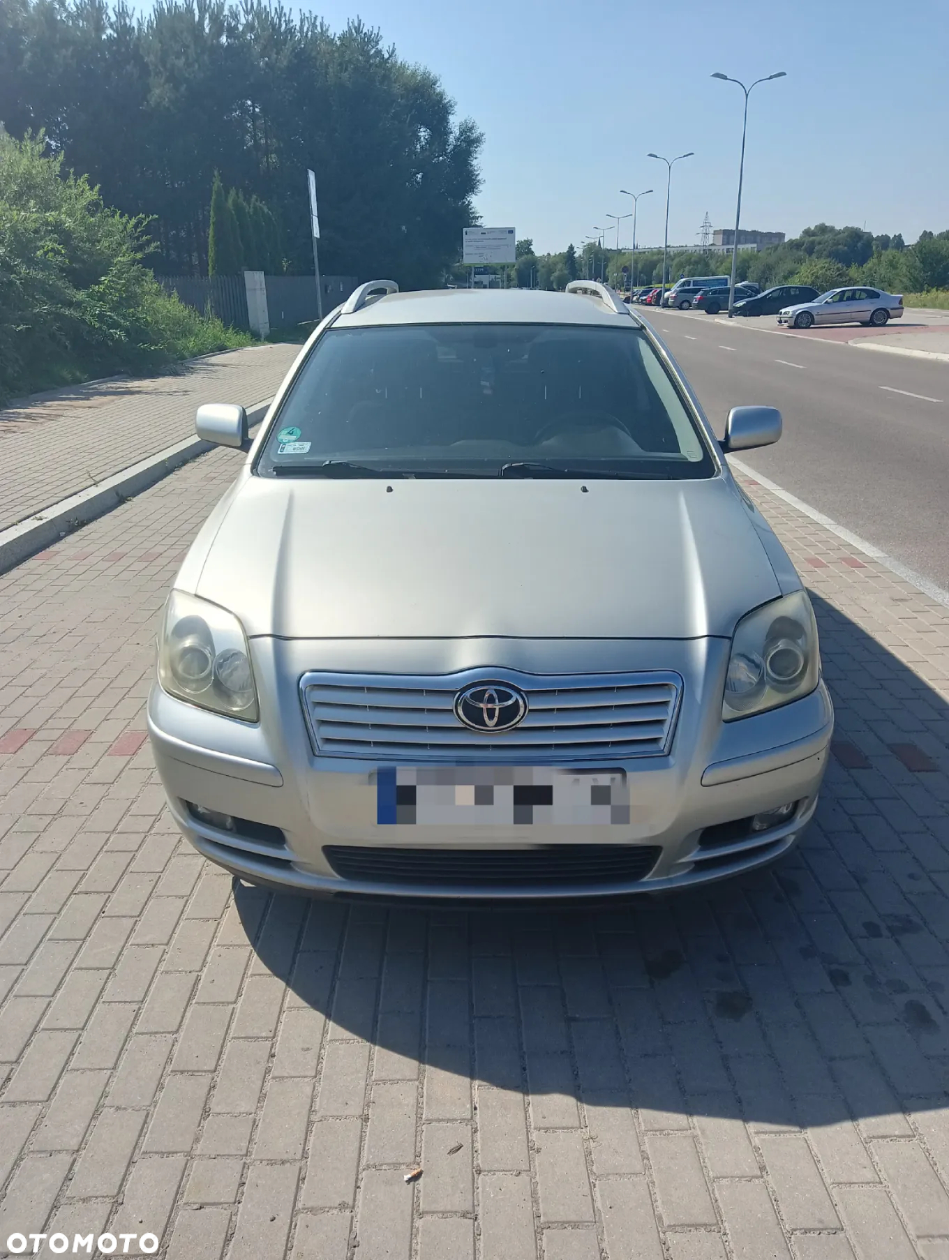 Toyota Avensis 2.0 D-4D Sol - 2