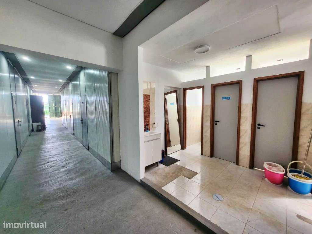 Edifício com enorme potencial no coração do Castêlo da Maia-8