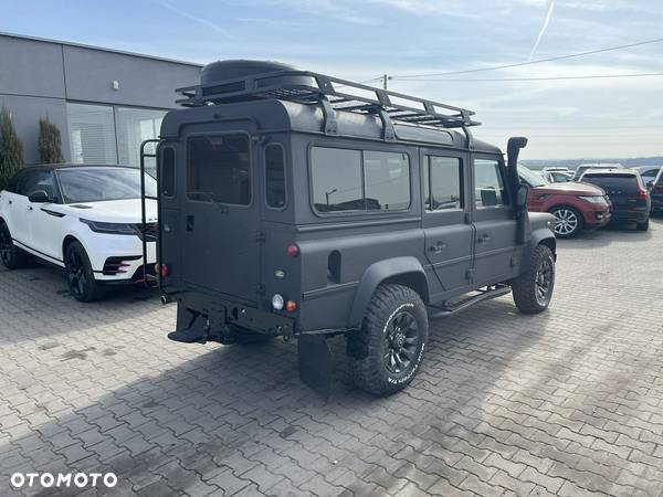 Land Rover Defender - 2