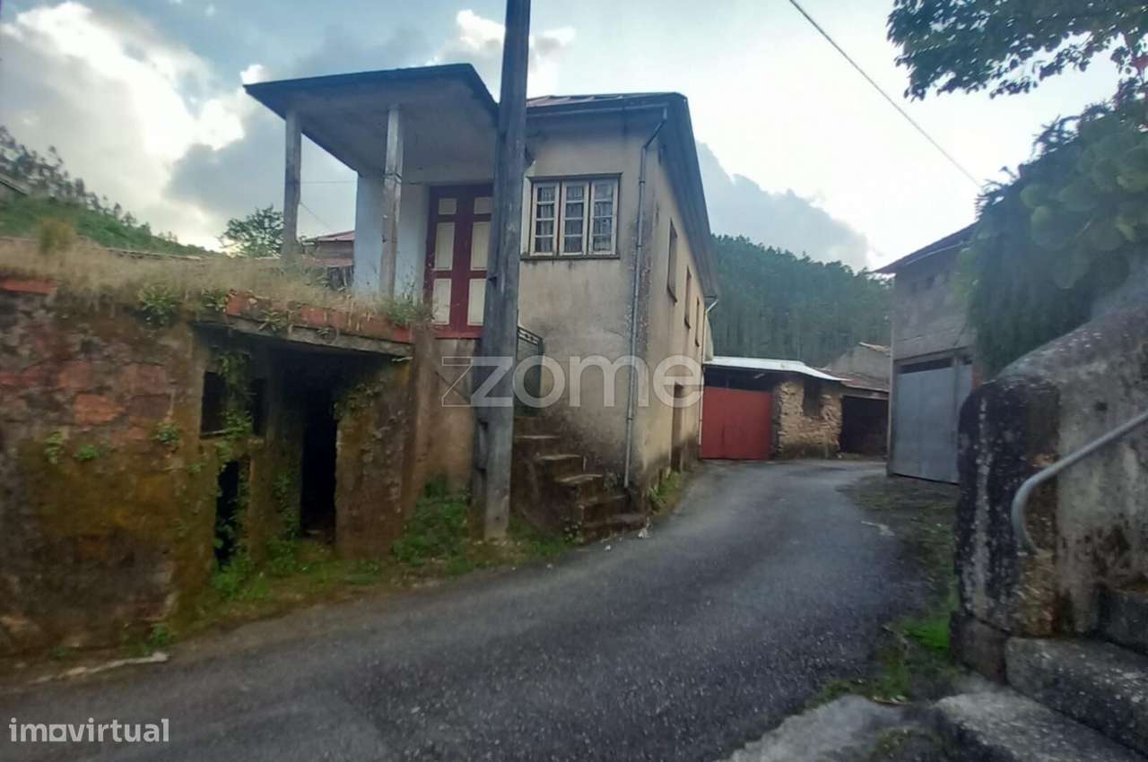 Casa para Remodelar com Logradouro em Trezoi, Mortágua - Grande imagem: 4/27