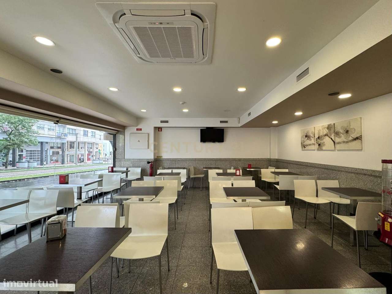 Café/Restaurante com 2 Armazéns e Loja Independente na Av. da Repúblic - Grande imagem: 5/39