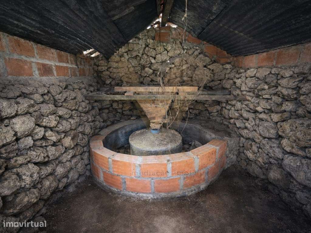 Casa rústica T0 e Terreno com Moinho | Sá - Arcos de Valdevez-11