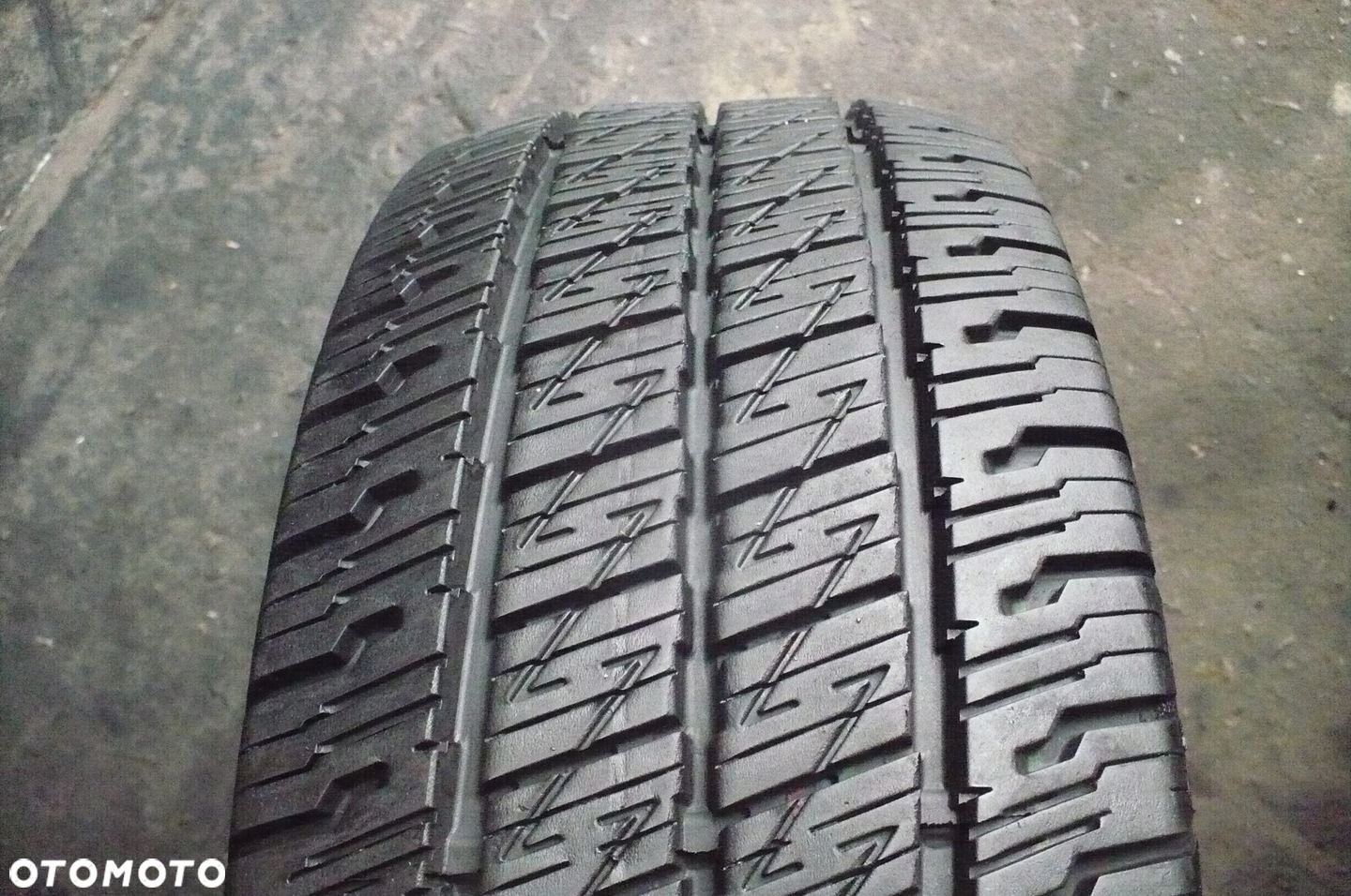 SEMPERIT Van AllSeason 225/65R16C 7,3mm 2022 - 1