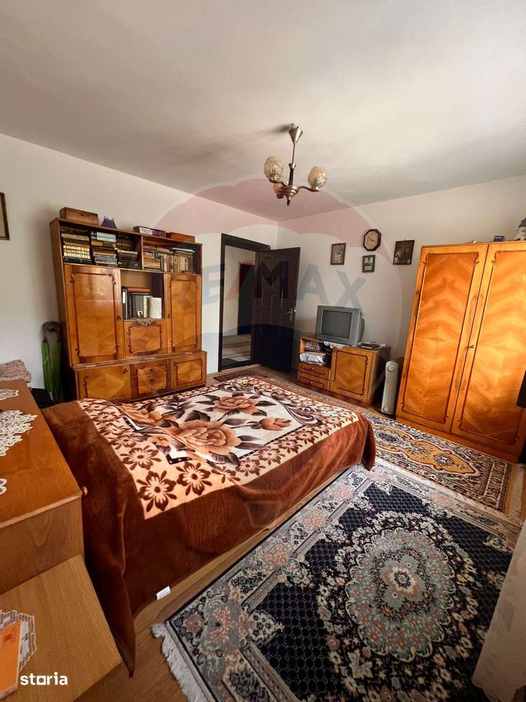 Casă / Vilă cu 11 camere de vânzare - Imagine principală: 2/9