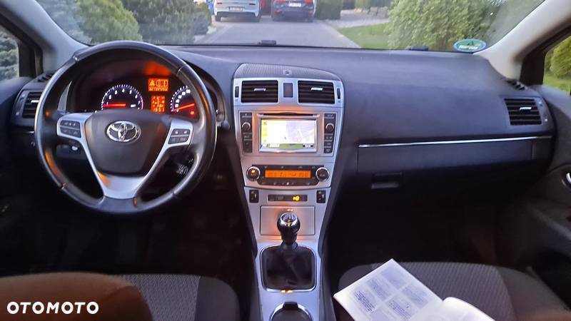 Toyota Avensis 1.8 Sol NAVI - 7