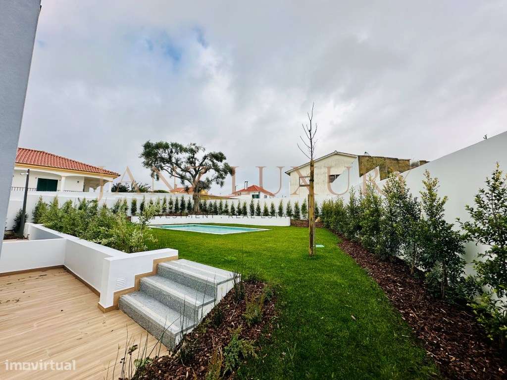Moradia T4 com Piscina e 300m² Jardim em Manique | Cascais | Garage...-4