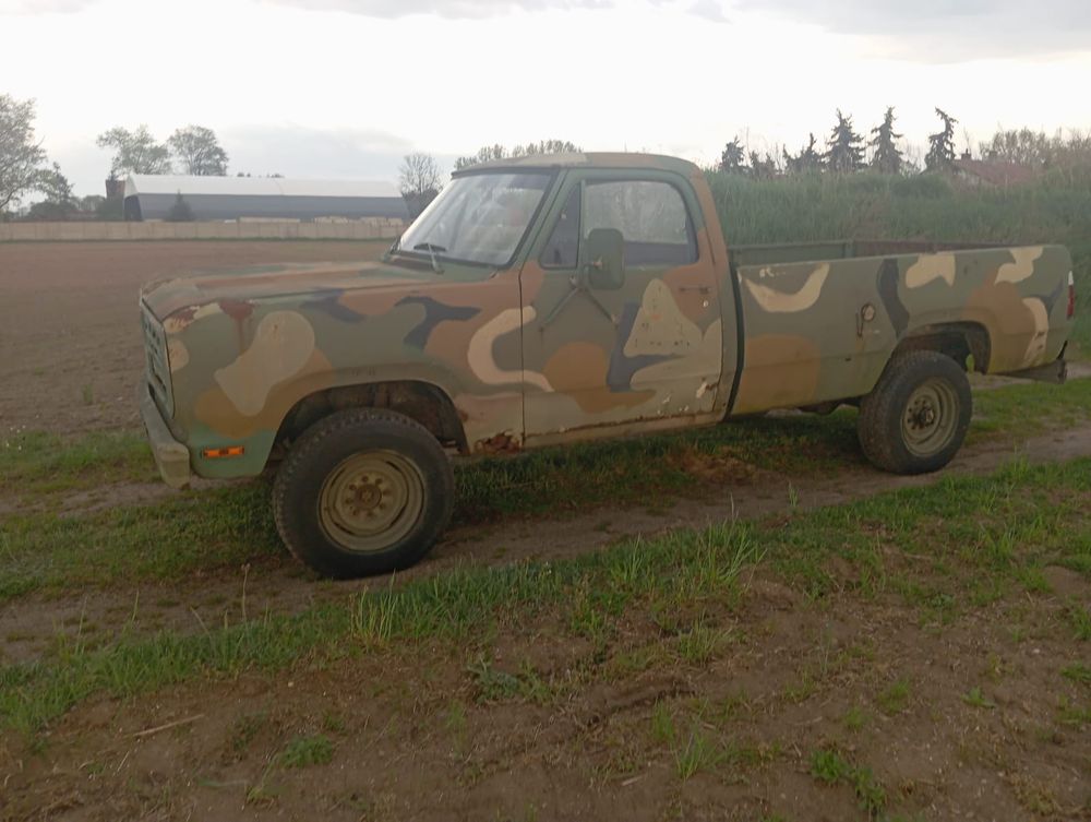 Dodge D100 1976