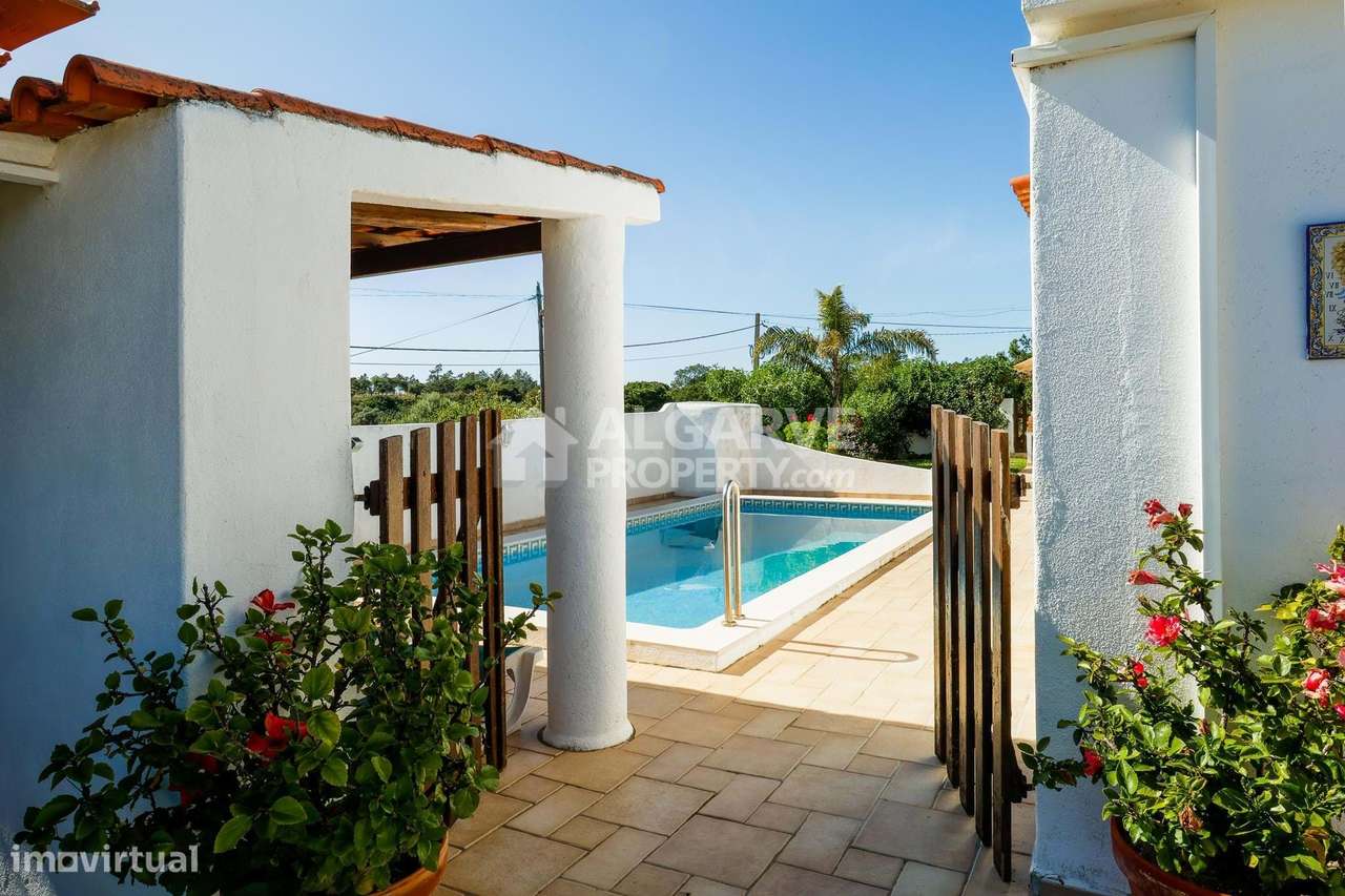 Moradia térrea em lote privado com três quartos perto golfe da Quinta-7