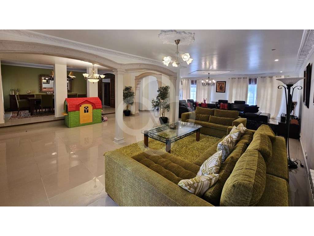 Quinta 2,4 hectares com moradia T5 em Aveiras de Cima Azambuja-22