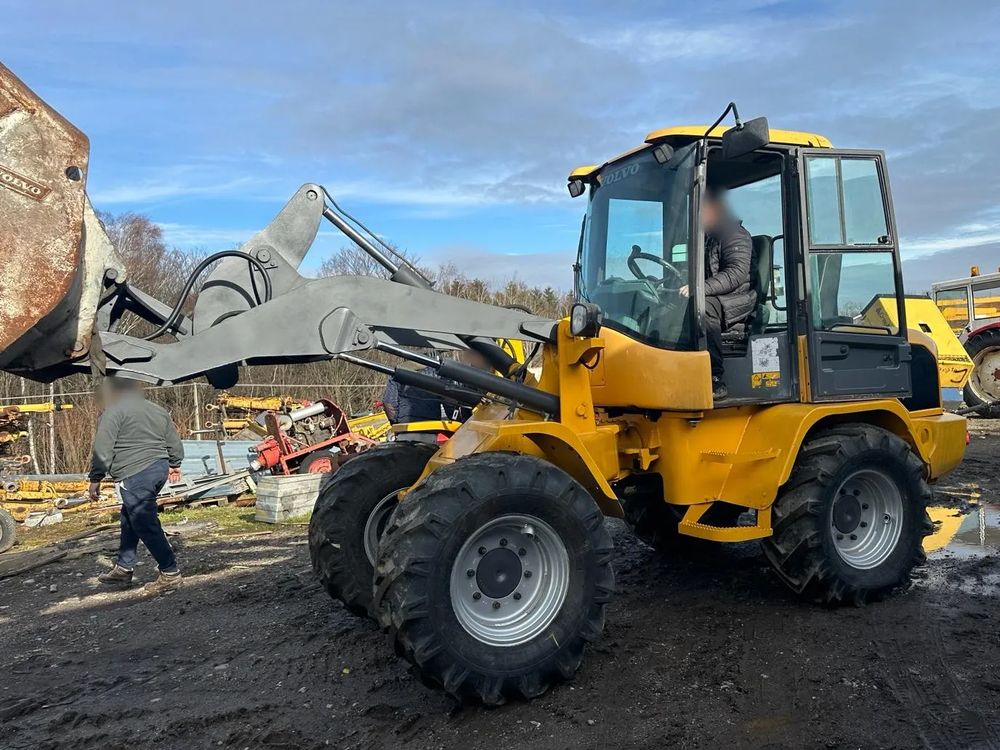 Liebherr Ładowarka czołowa volvo l30g 2017