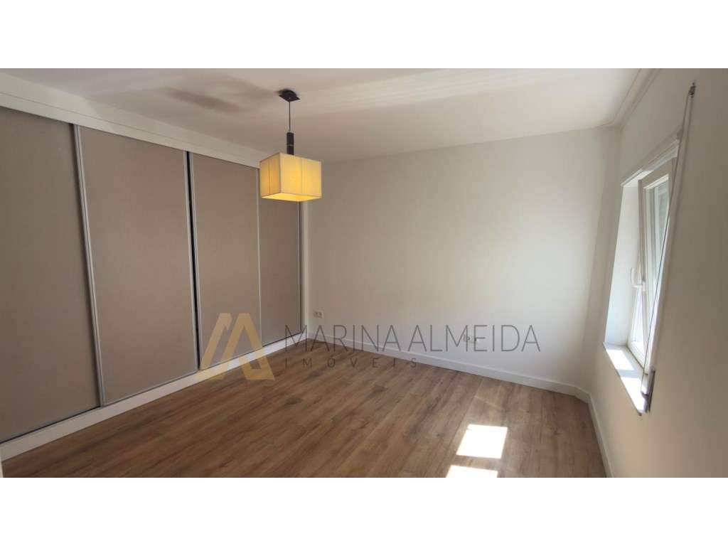 Moradia t4 com 2 pisos ( 5 assoalhadas), com 228m2, Piscina aquecid...-20