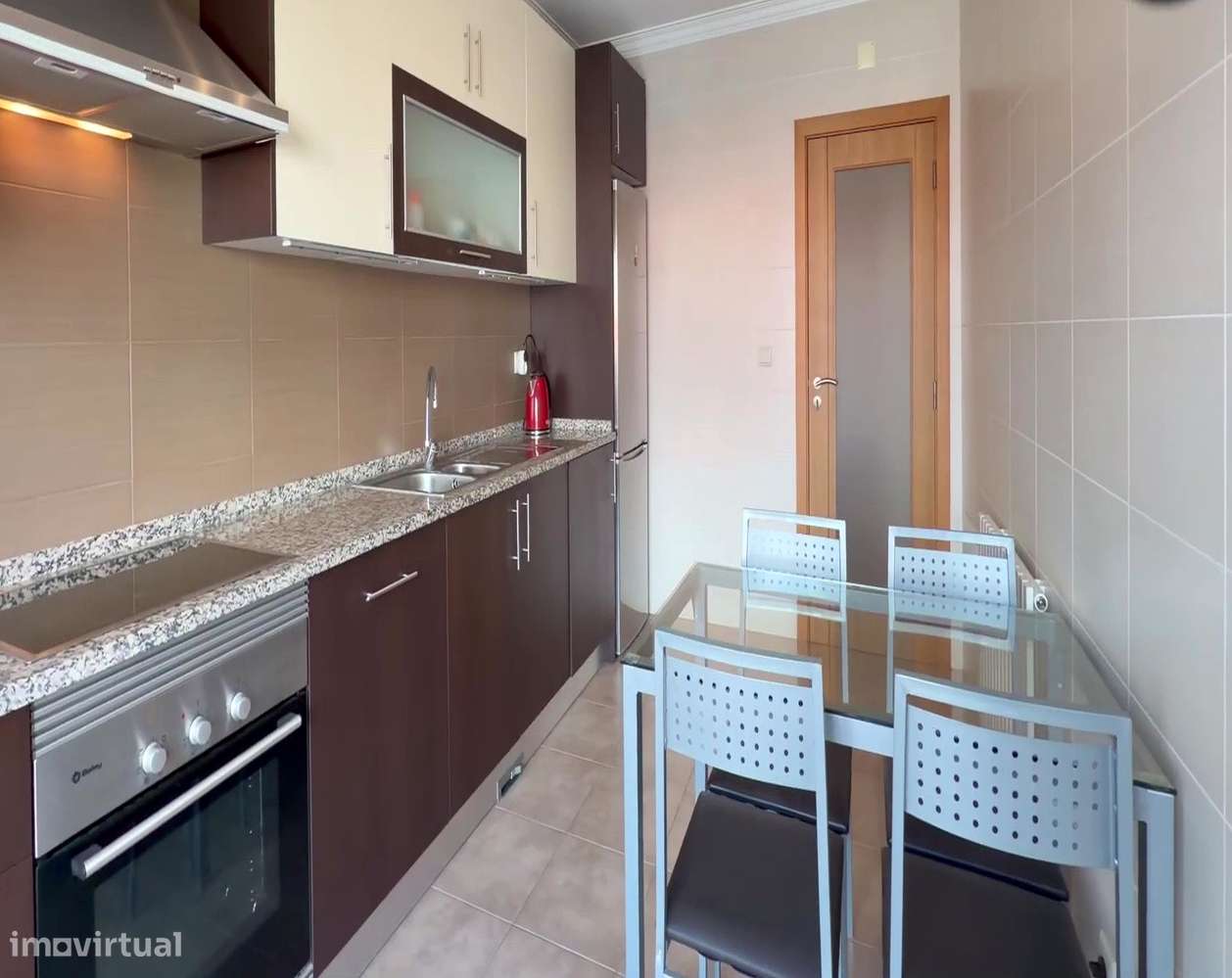Apartamento T2 com varanda e garagem em Albufeira