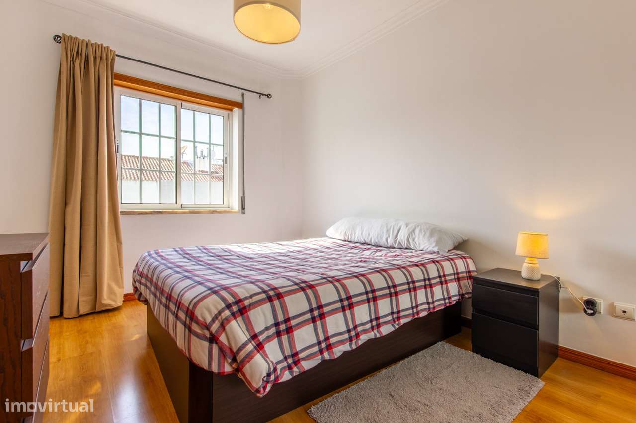 Quinta do Conde - Apartamento de 3 assoalhadas-varanda e arrecadação.-12