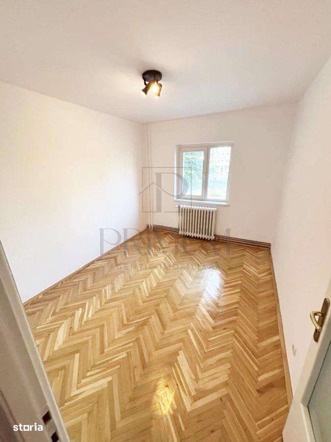 BABA DOCHIA - 3 Cam - Decom - Centrala Proprie - 2 Bai - 3 Boxe - Gara - Imagine principală: 2/11