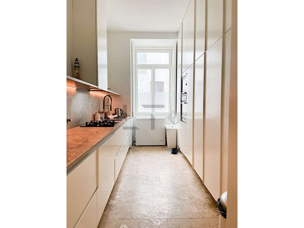 Apartamento T3+1 com Jardim Privado no Palácio Vila Garcia para Ven...-36